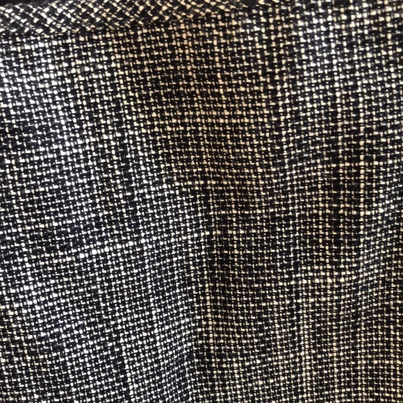 Beautiful textured Banana Republic skirt - Picture 5 of 7